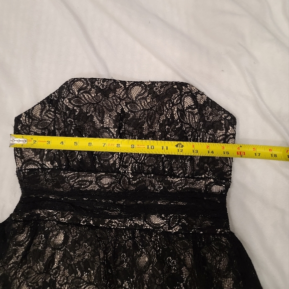 GUESS satin and lace strapless dress - Picture 7 of 9